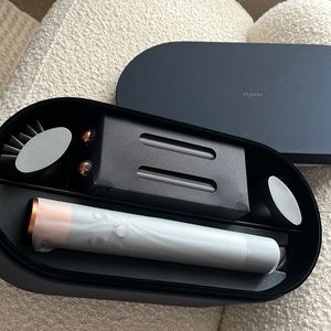 Dyson airwrap UPDATE attachments and case only, device/styler not included.